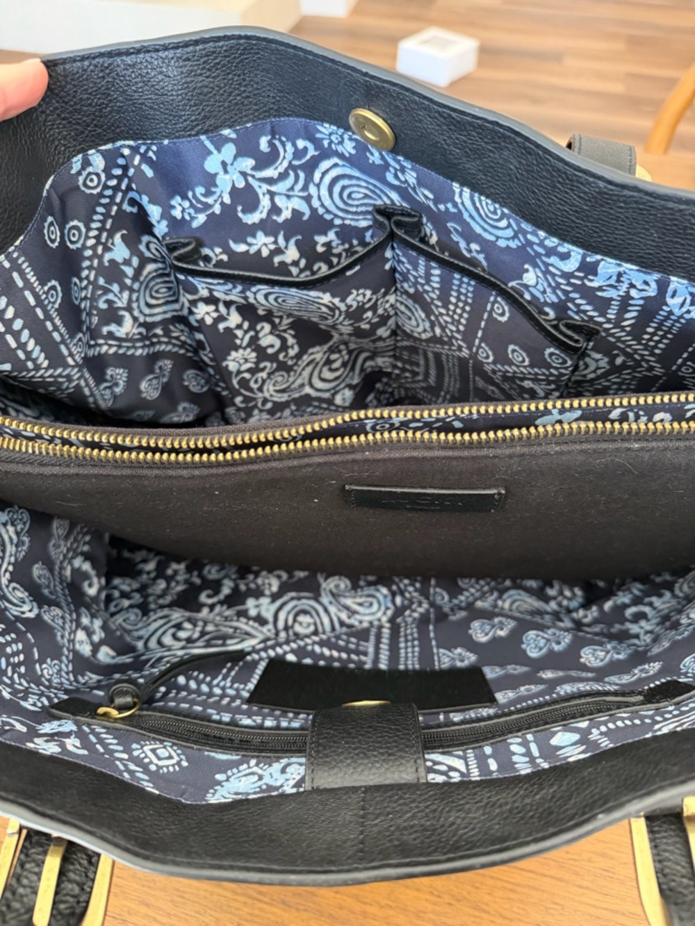Lucky Brand Genuine Black Leather Tote Bag - Picture 4 of 7
